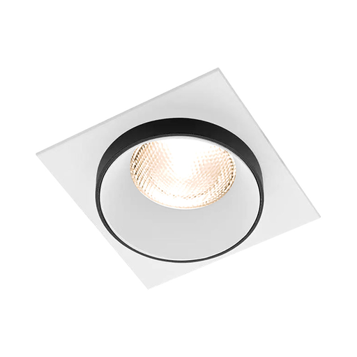 [BRYBH03-06053] 102116-ALFA-E-SQR-WHT-BLC-SPOTLIGHT-BRY