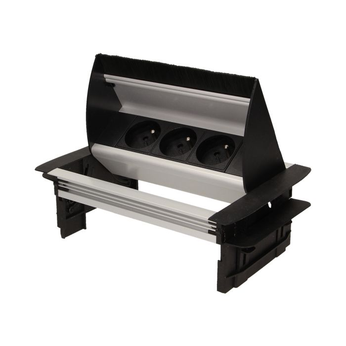 141072 - Dustproof, Recessed furniture socket with 1.8m cable 3 x 230V AC/16A; 3680W; IP20; cabel lenght 1,8 m